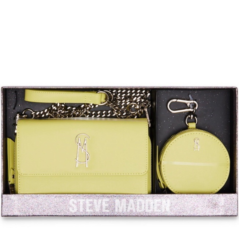 - Steve Madden Boxed Carina Crossbody Wallet